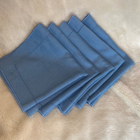 Set of 5 cornflower blue fabric napkins 15-1/2” - Picture 2 of 4